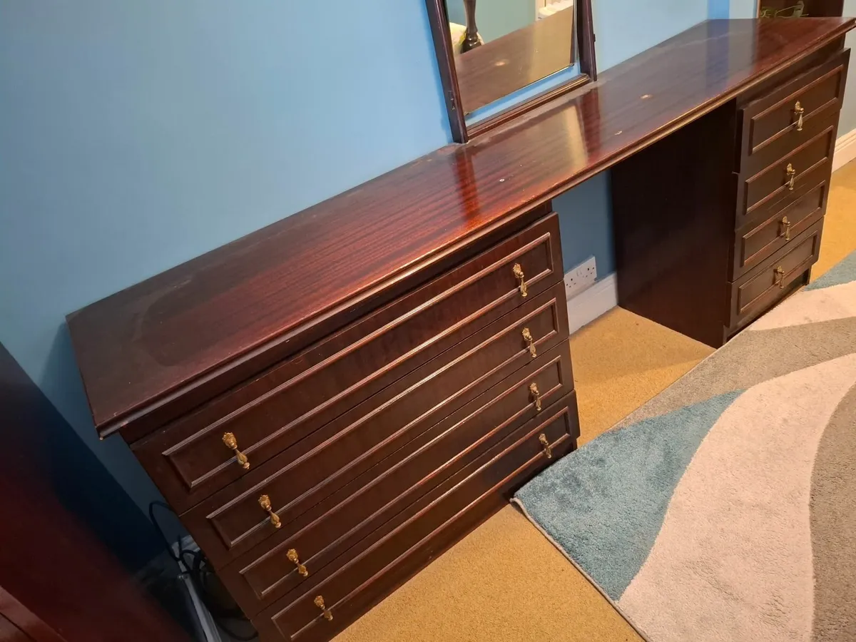 Drawers and vanity unit - Image 2