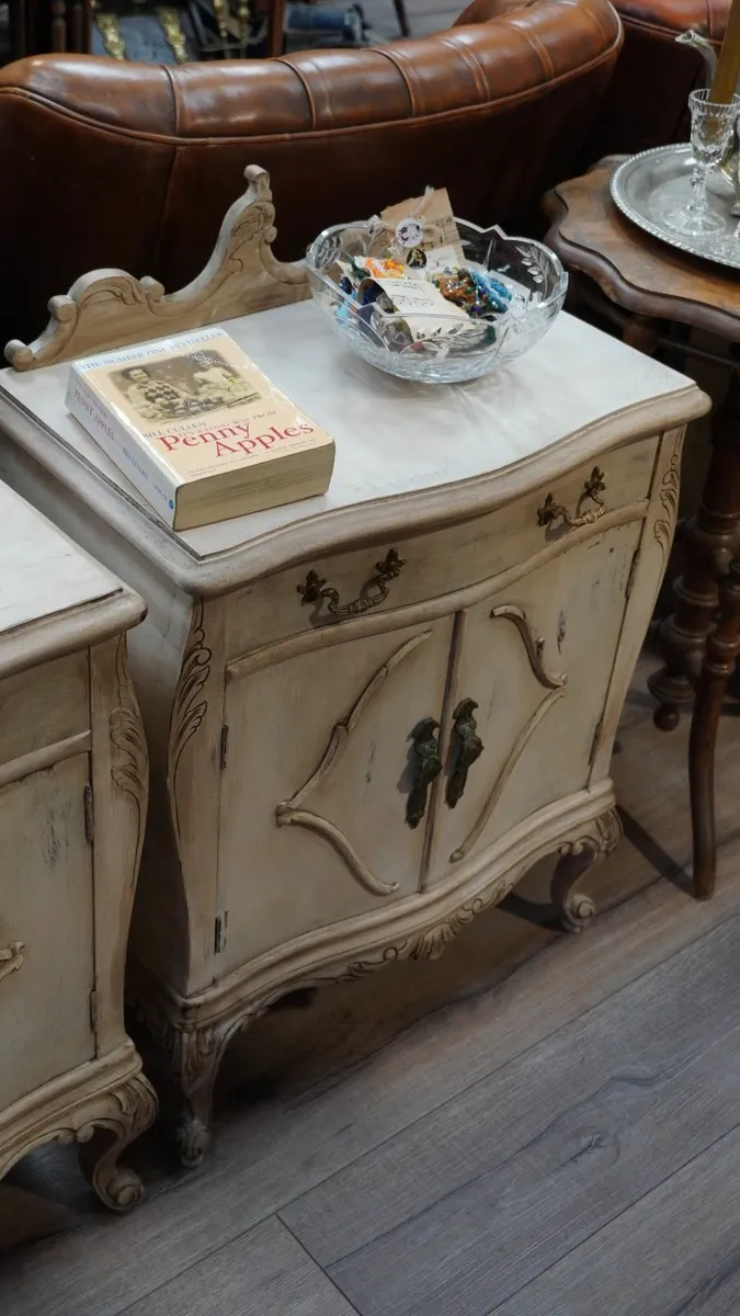 French Provincial Elegance - Image 4