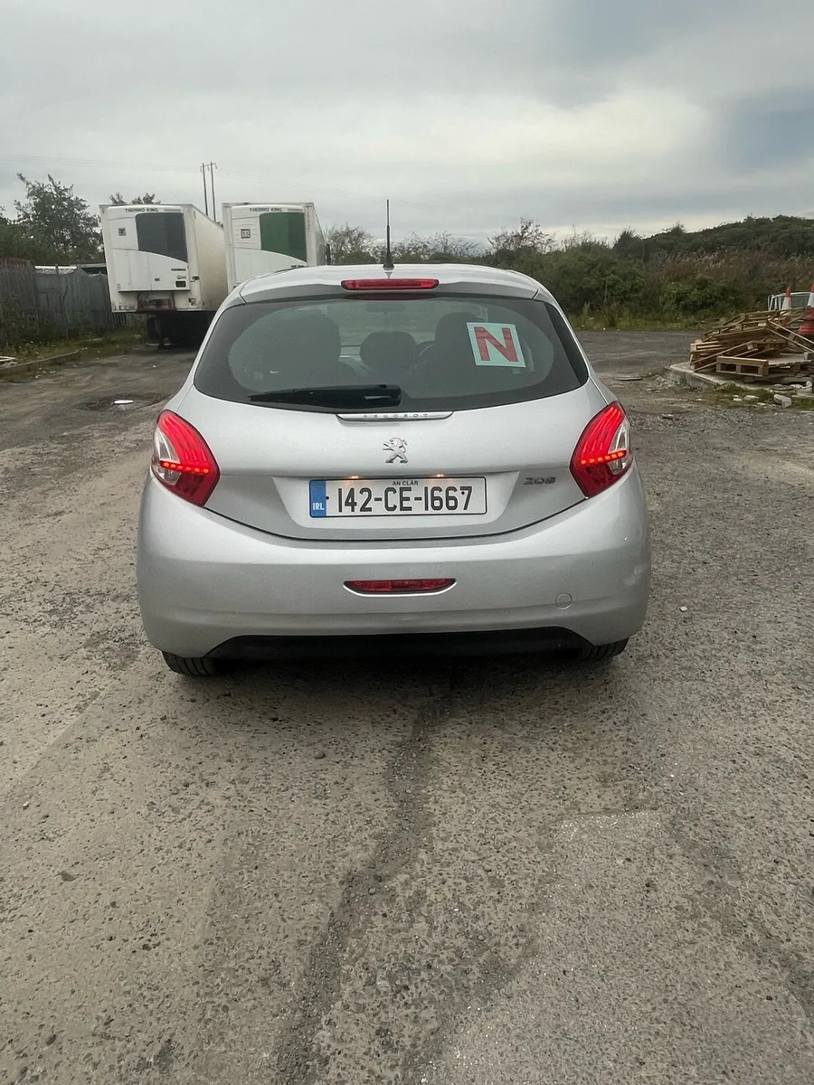 142 Peugeot 208 1.2 Petrol NCT 06,26 Tax 10,25 - Image 4