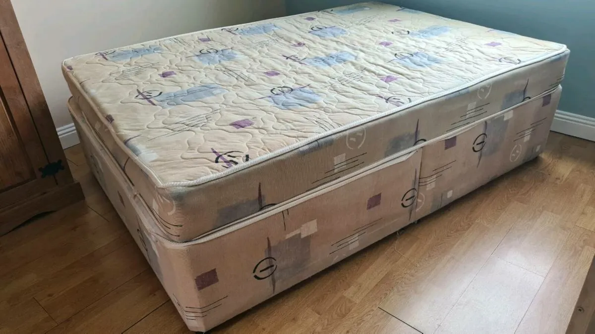 Double Bed with Mattress - Image 4