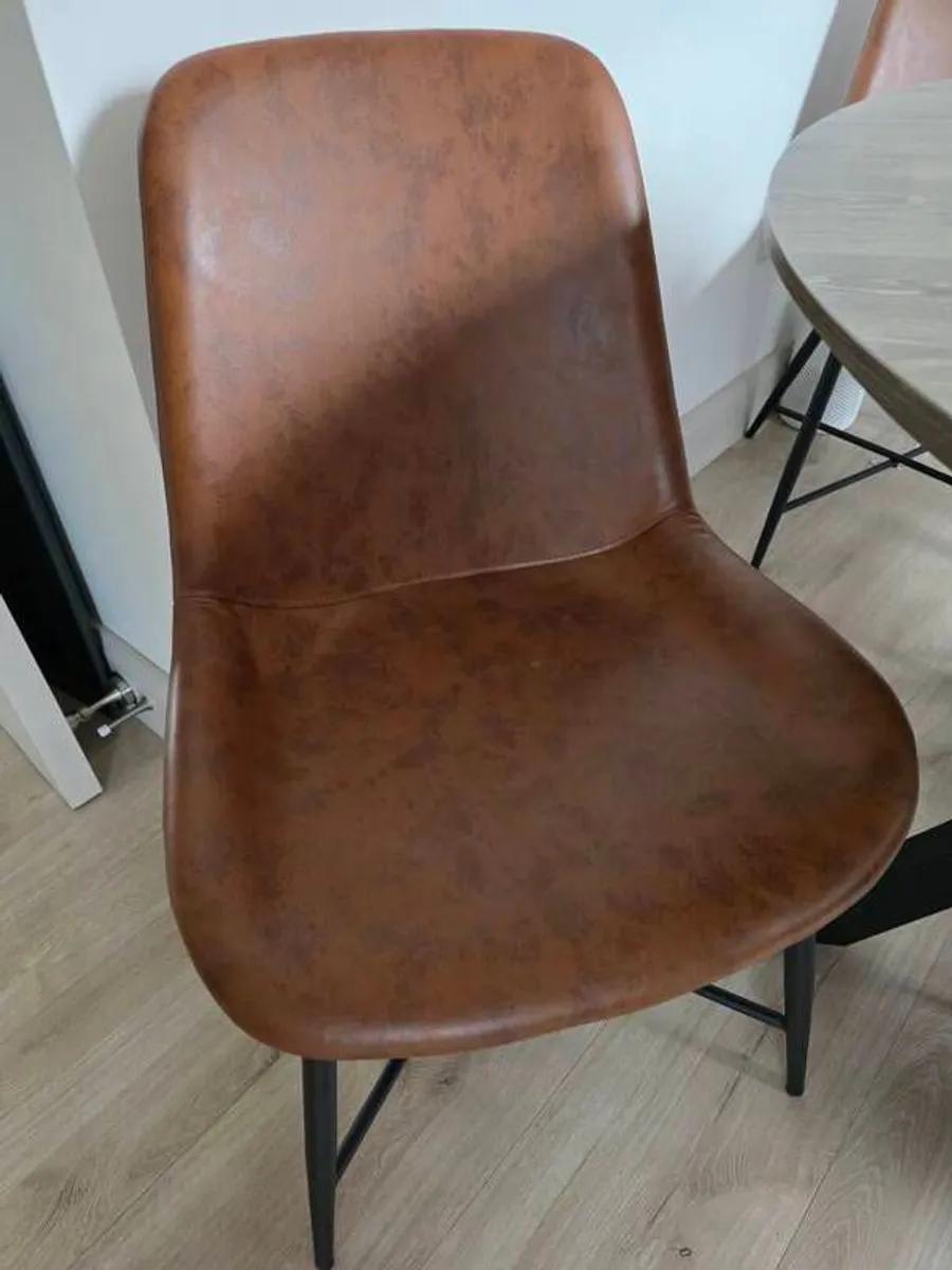 Extendable Dinning Table & Chairs - Image 2