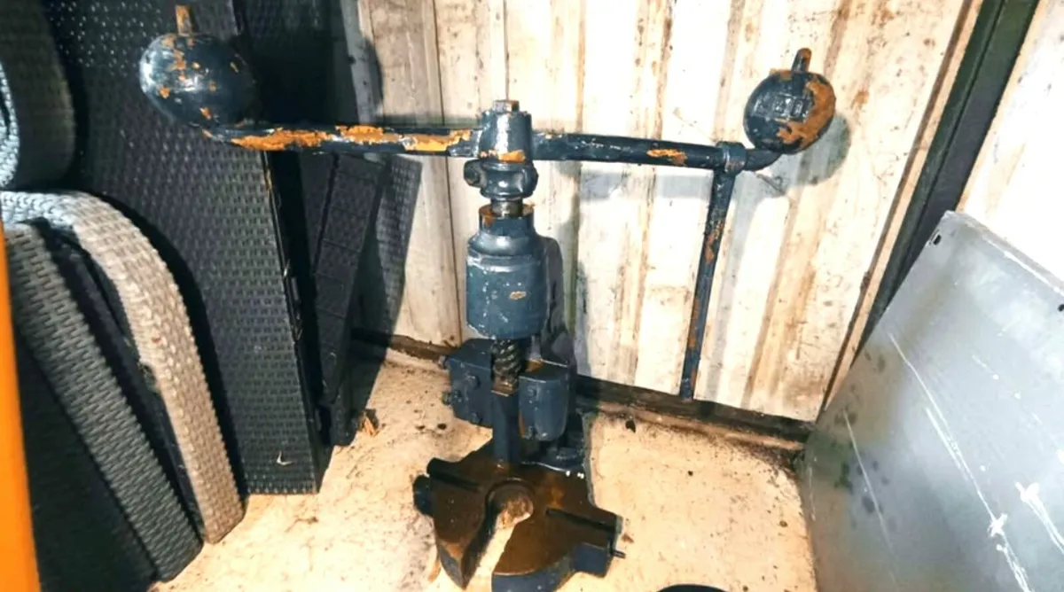 Vintage fly press machine #3 - Image 1