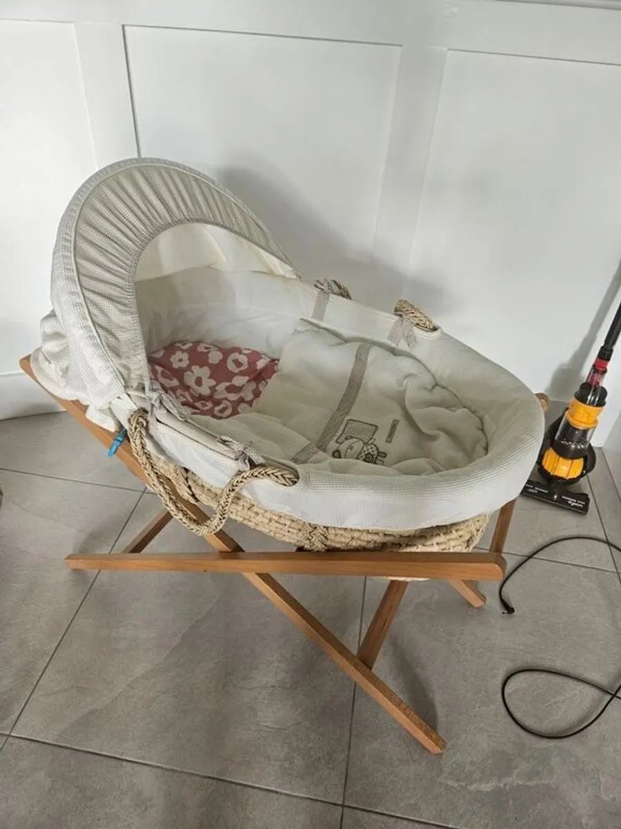 moses basket - Image 1