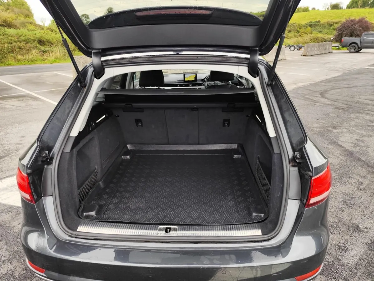 Audi A4 2017 - Image 2