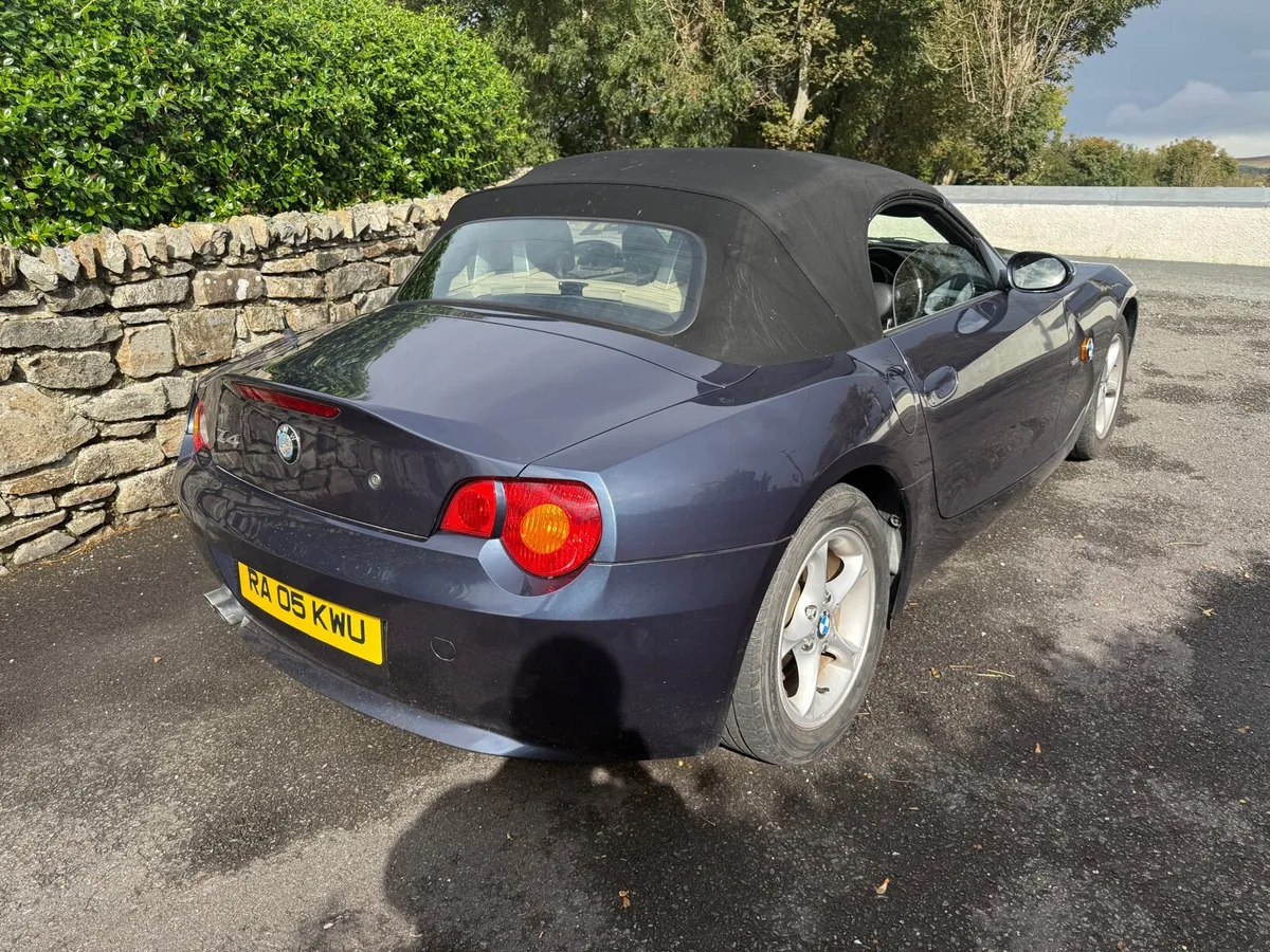 2005 BMW Z4 Convertible 6 Cylinder LOW MILES ** - Image 4