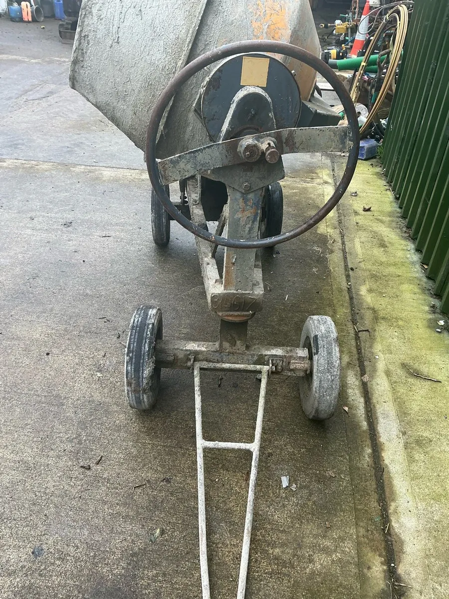 Cement mixer - Image 2