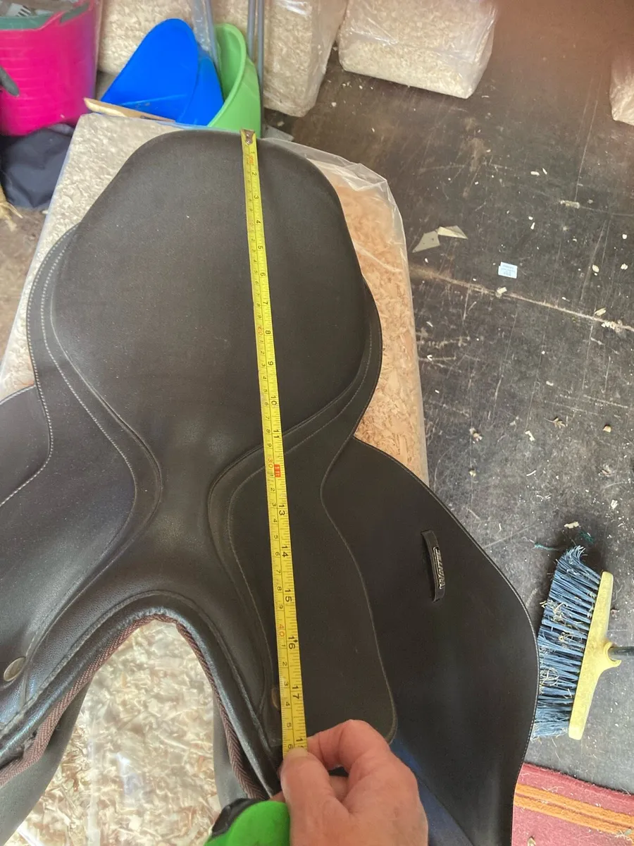 Jump saddle - Image 1