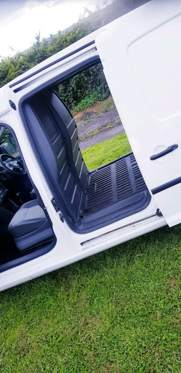 Volkswagen caddy maxi van,  clean , 1.6 tdi - Image 4