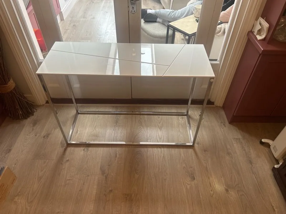 console table - Image 1