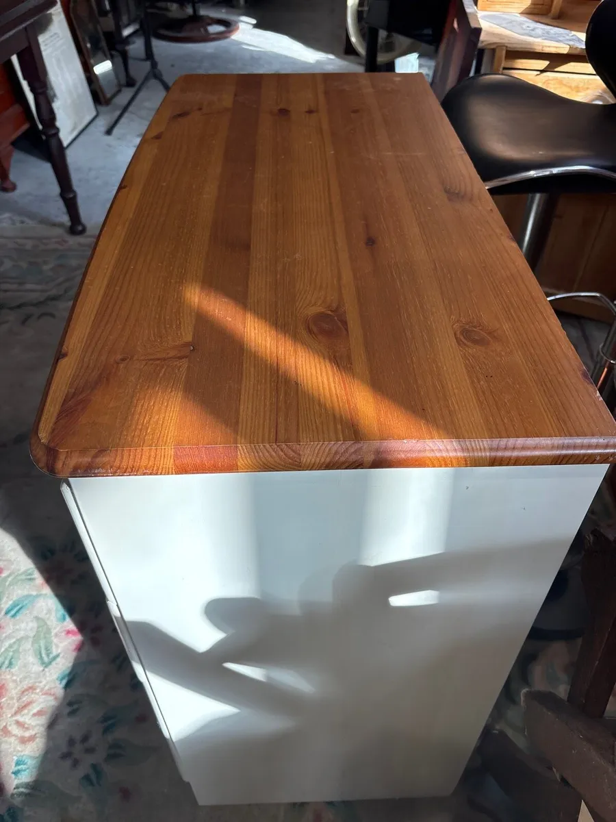 Neat study desk - Image 2