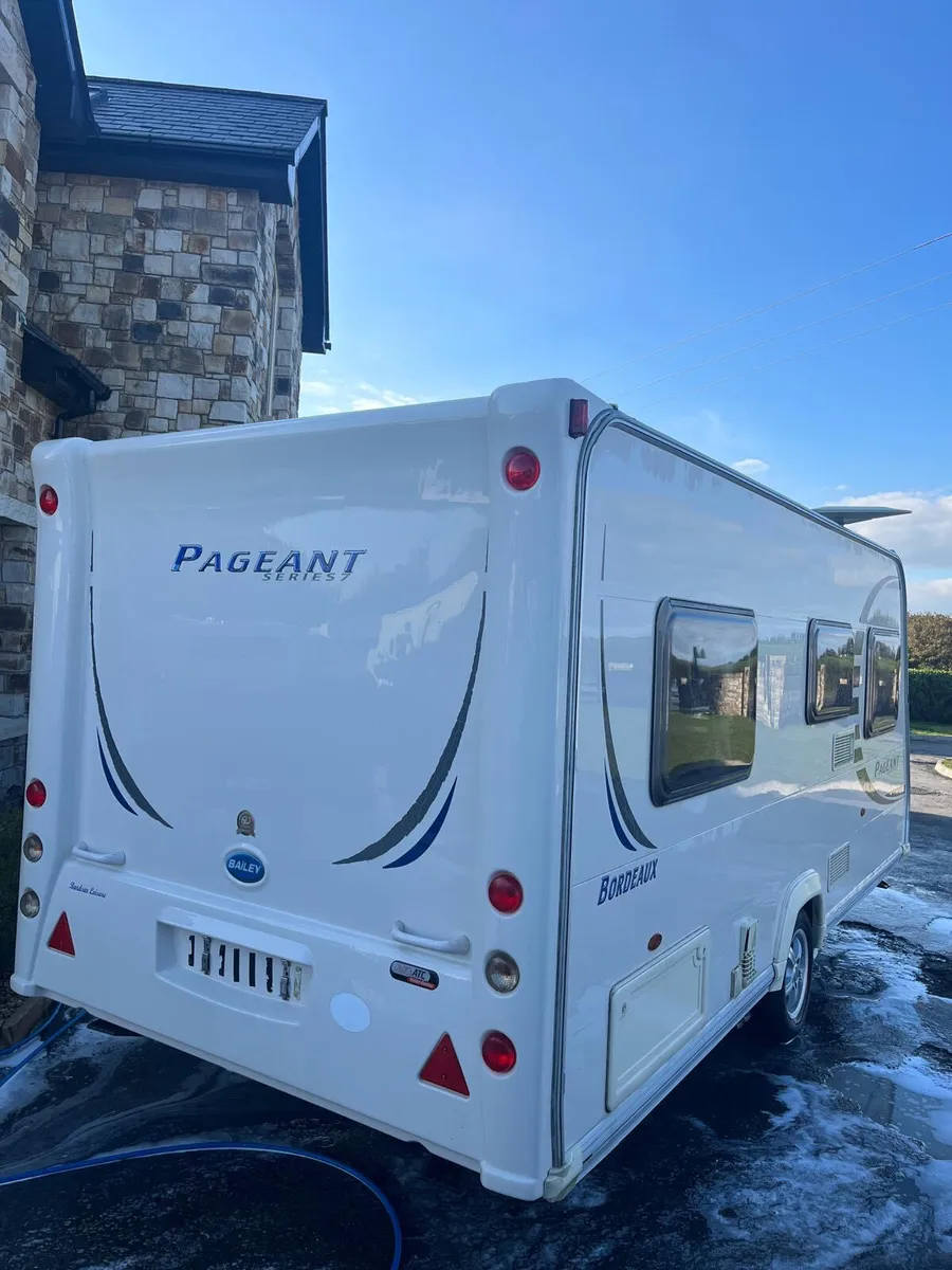 ✨STUNNING BAILEY PAGEANT 4 BERTH FIXED BED✨ - Image 4