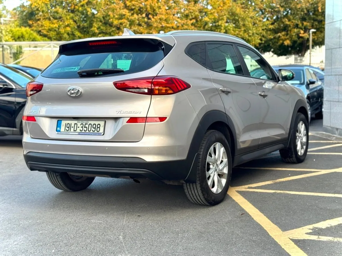 Hyundai Tucson 2WD Executive Petrol  Leather  Rar - Image 3