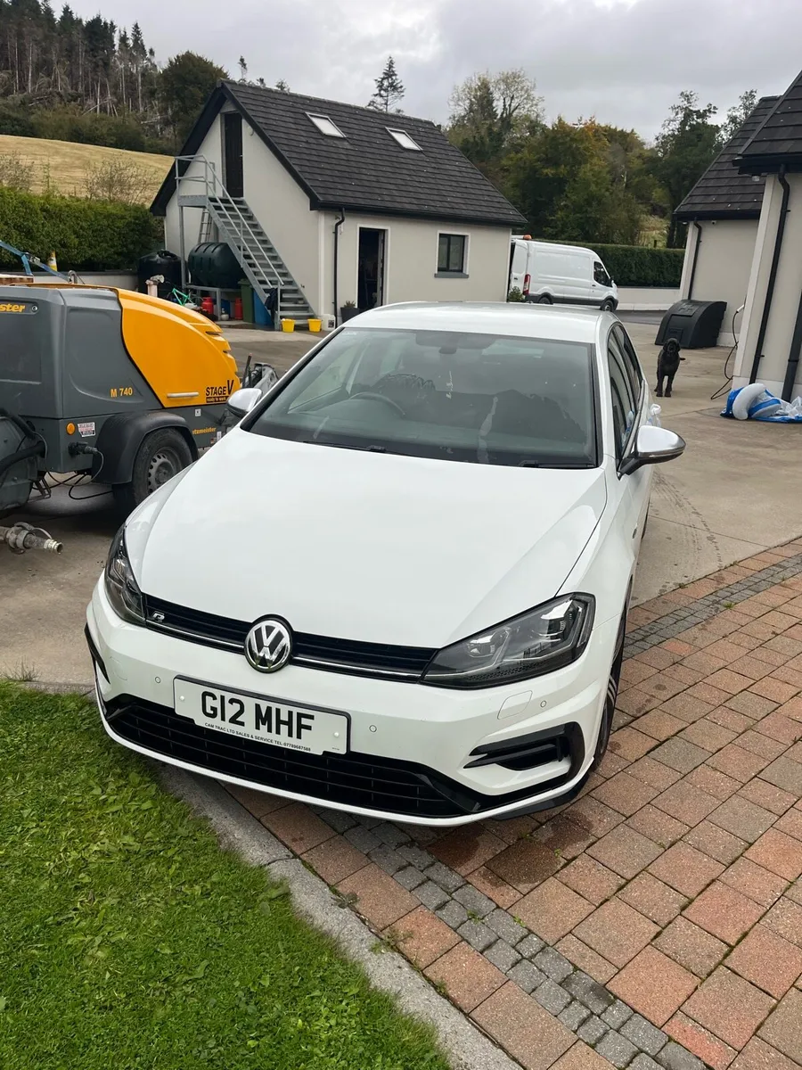 Volkswagen Golf R - Image 2