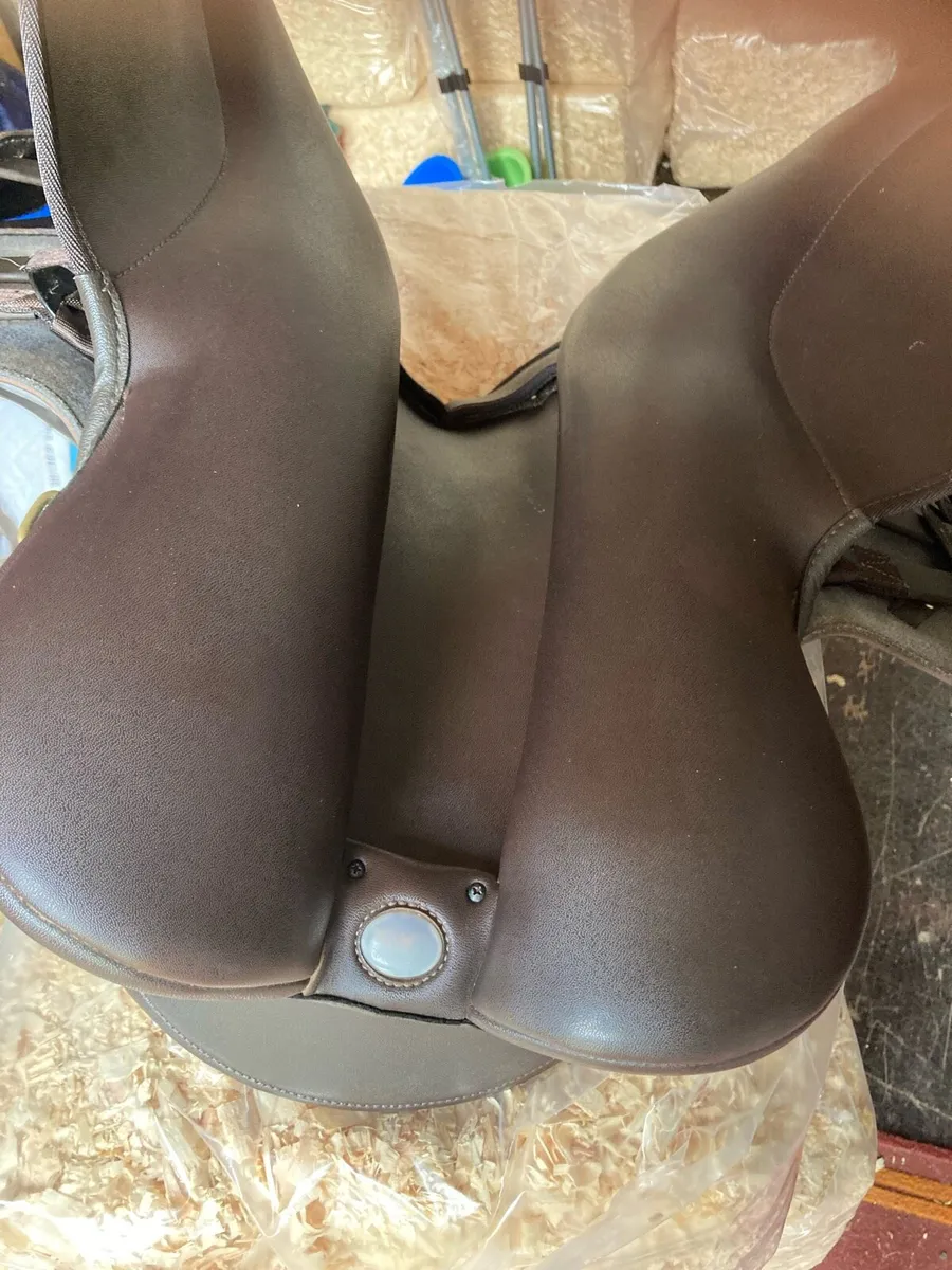 Wide wintec saddle - Image 2