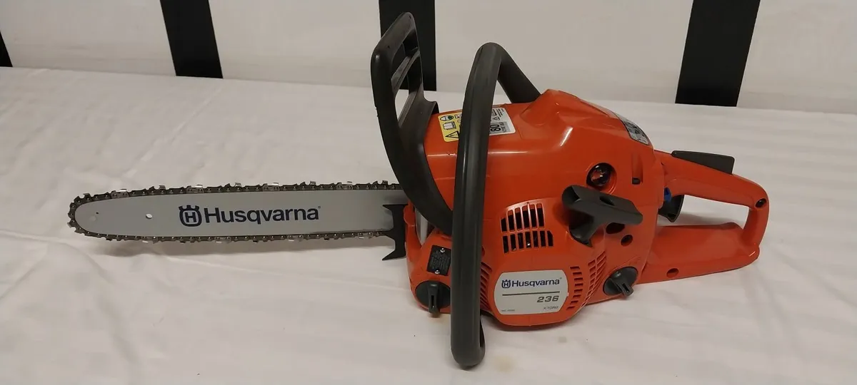 HUSQVARNA CHAINSAW - Image 1