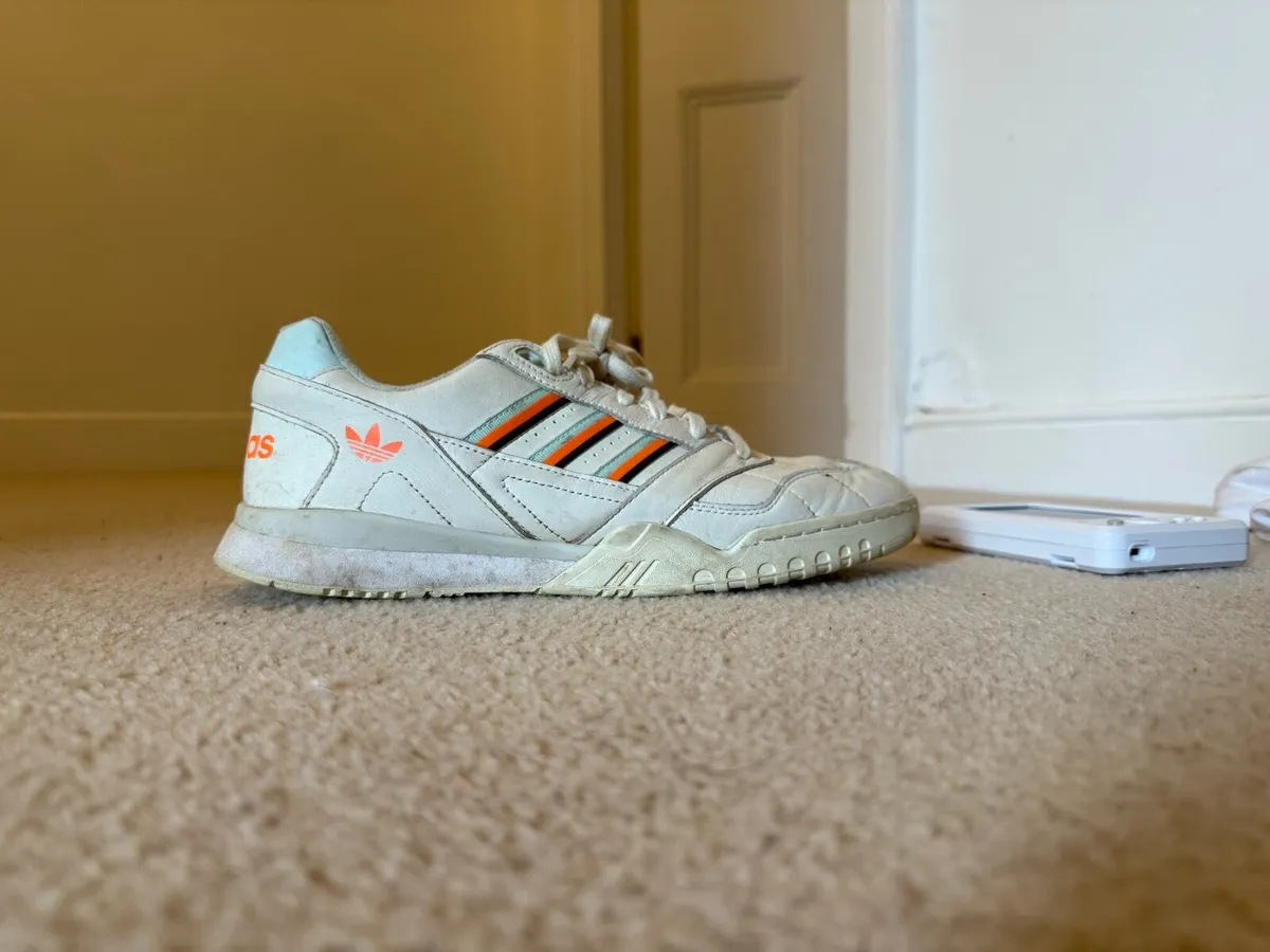 Adidas vintage retro style trainers 8.5 - Image 1