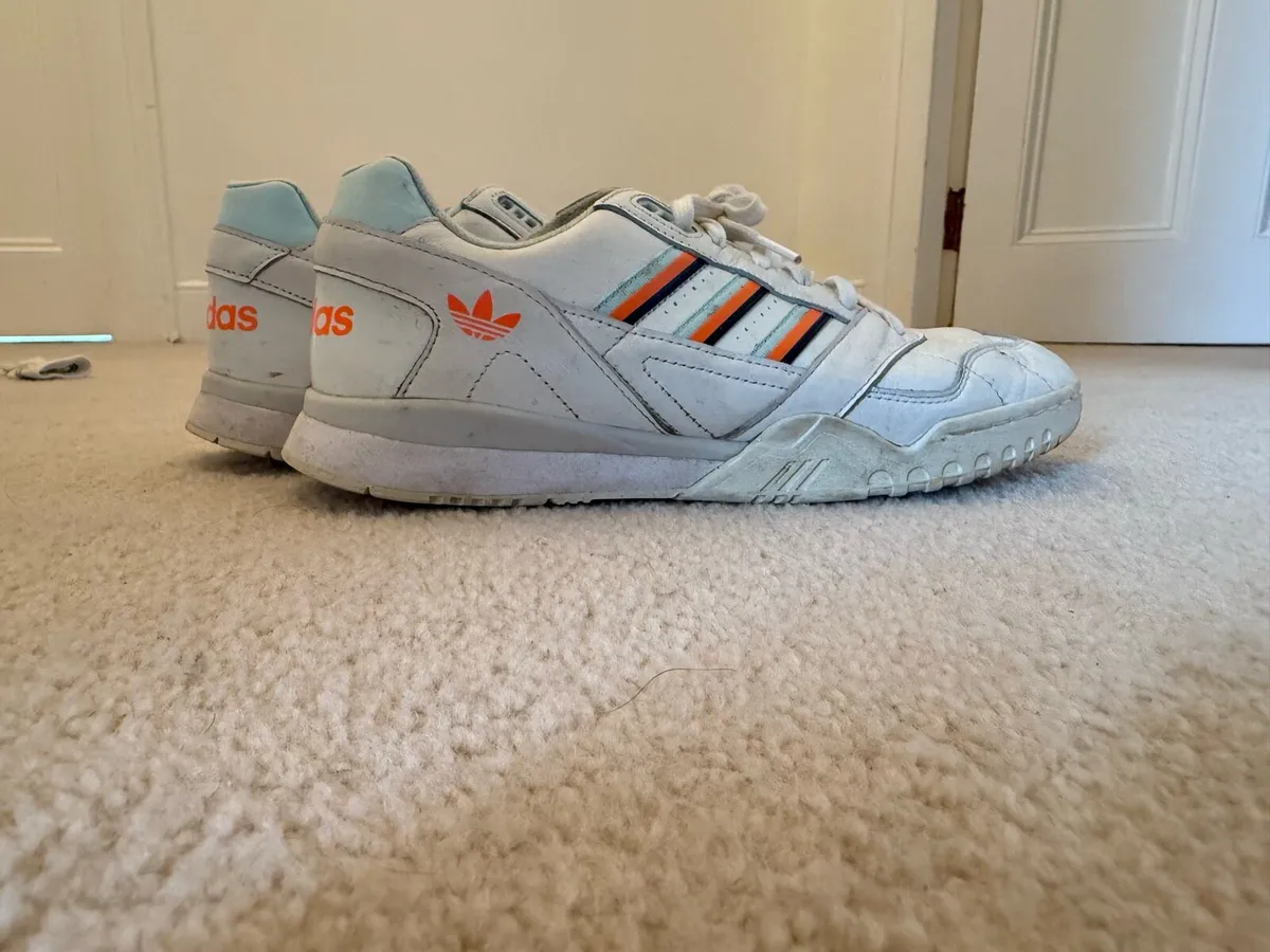 Adidas vintage retro style trainers 8.5 - Image 2