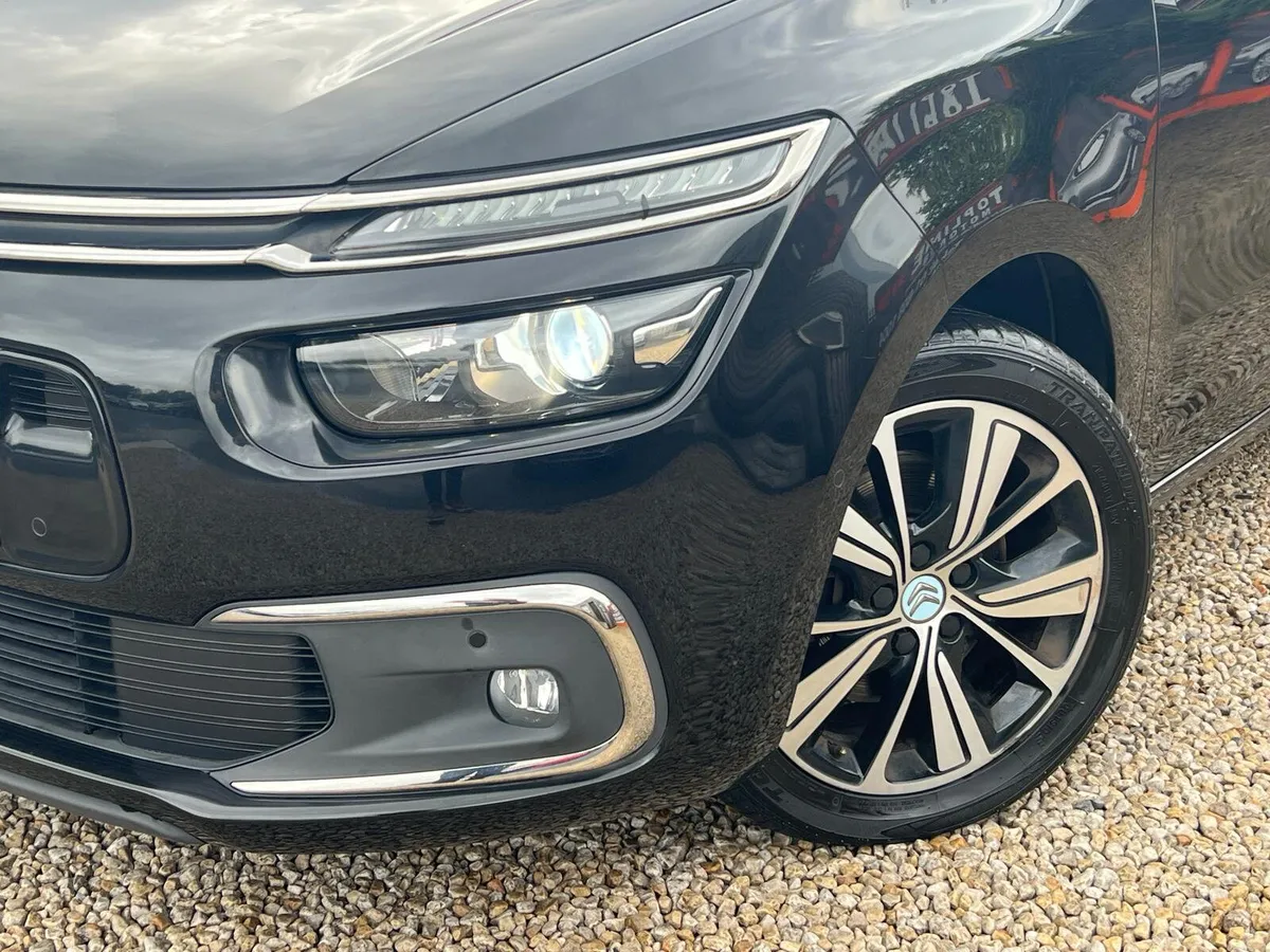 ==7 SEATER//AUTO//NEW NCT//IMMACULATE== - Image 2