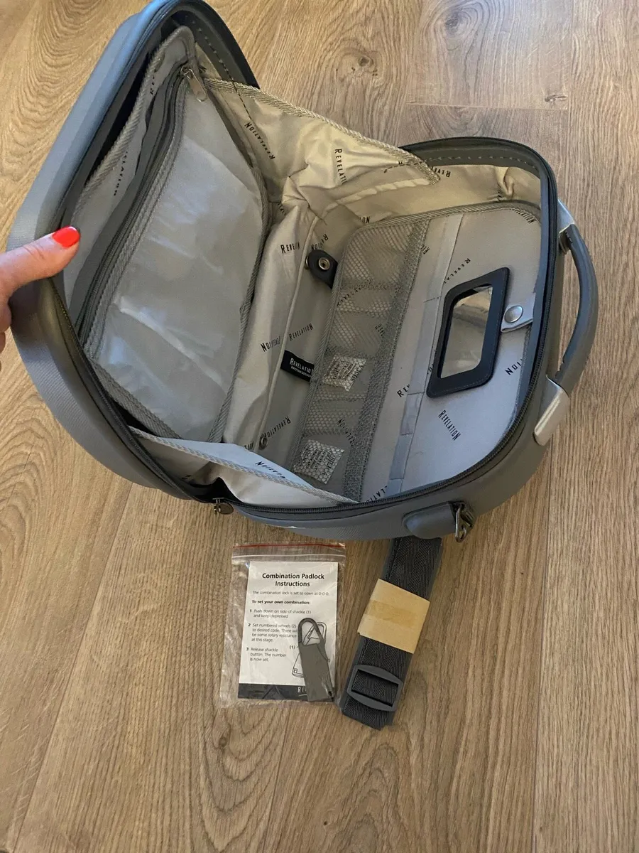 Travel Suitcase - Image 4