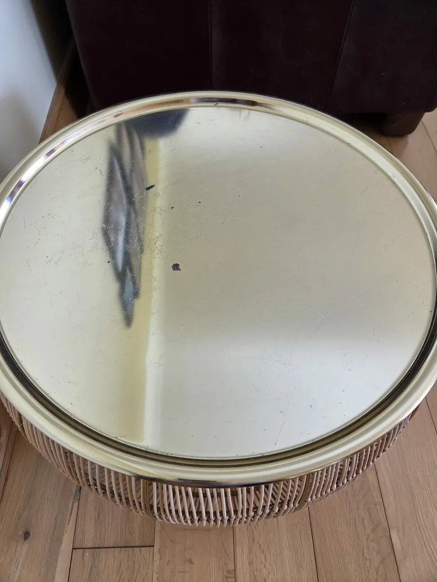 Gold round coffee table - Image 3