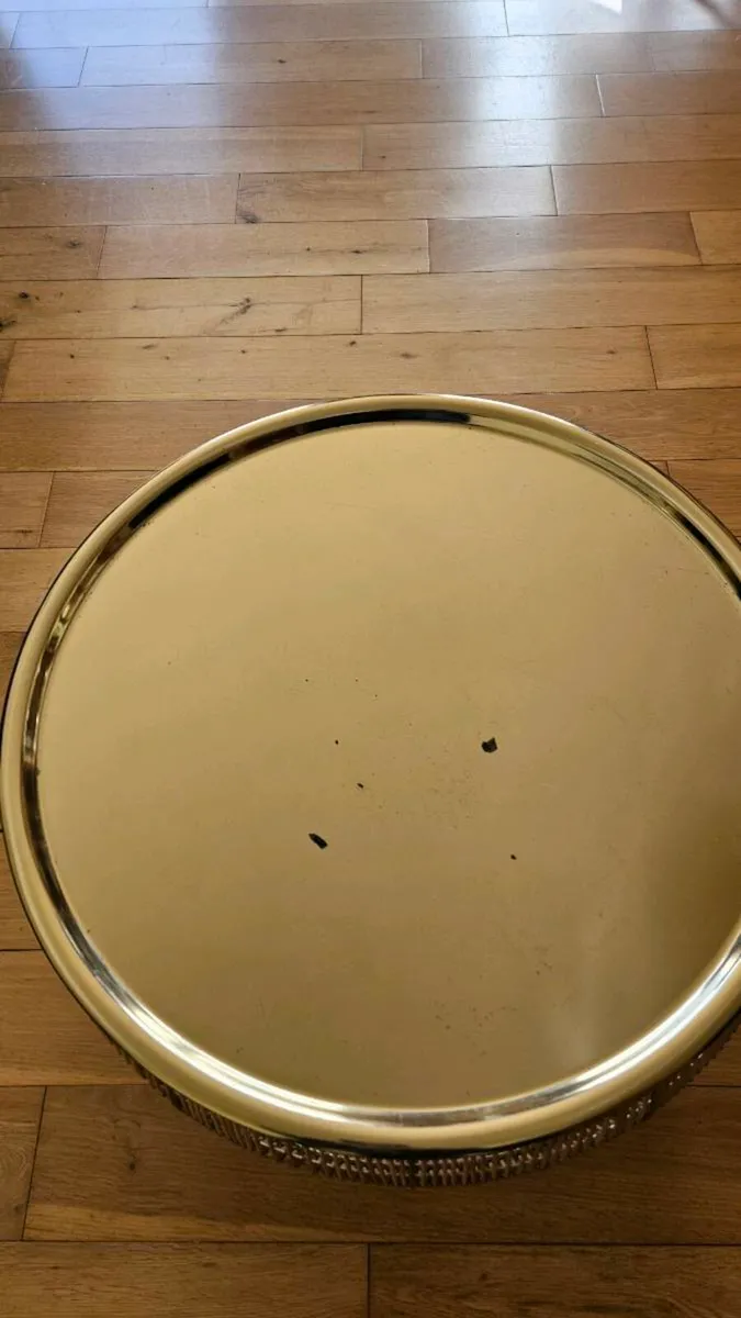 Gold round coffee table - Image 4