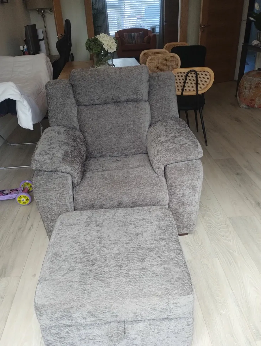 Chairs - Image 4