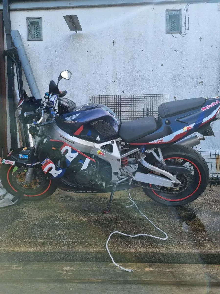 Honda fireblade 99 streetfighter - Image 1