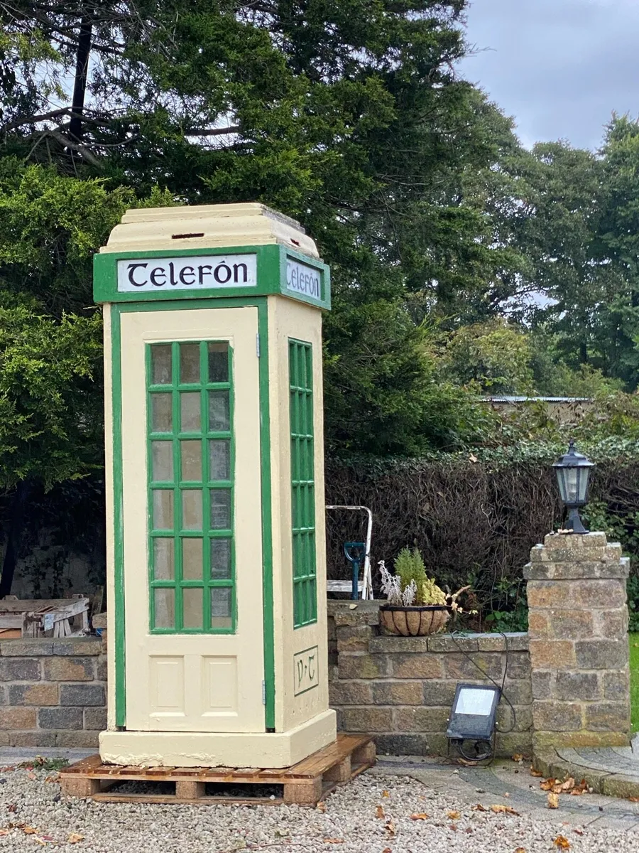 Old Irish phone box - Image 2