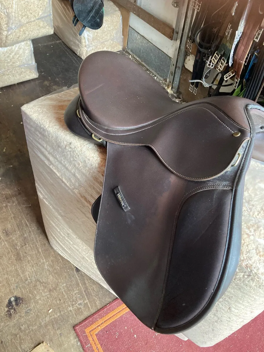 Wide wintec saddle - Image 1