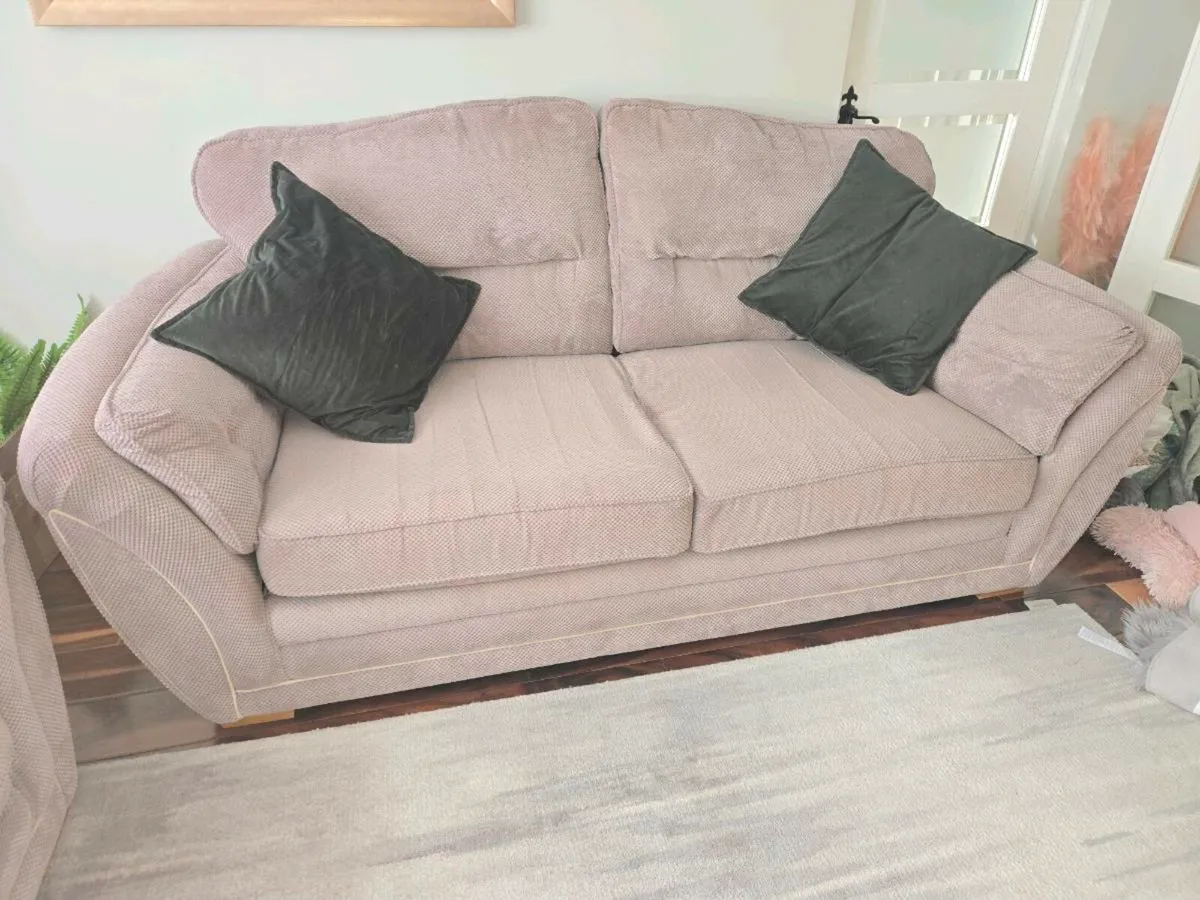 Couch - Image 3