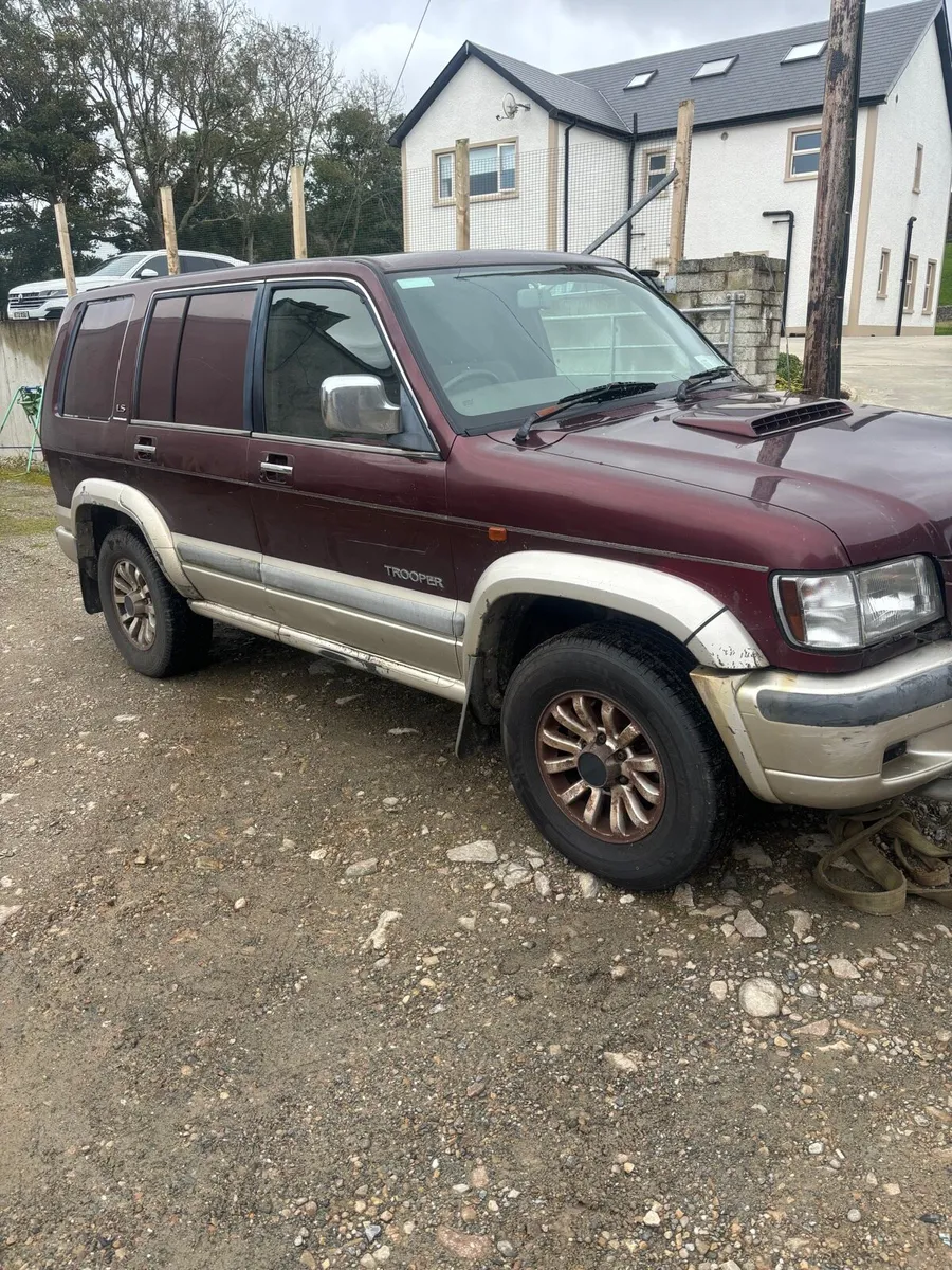 isuzu trooper - Image 1