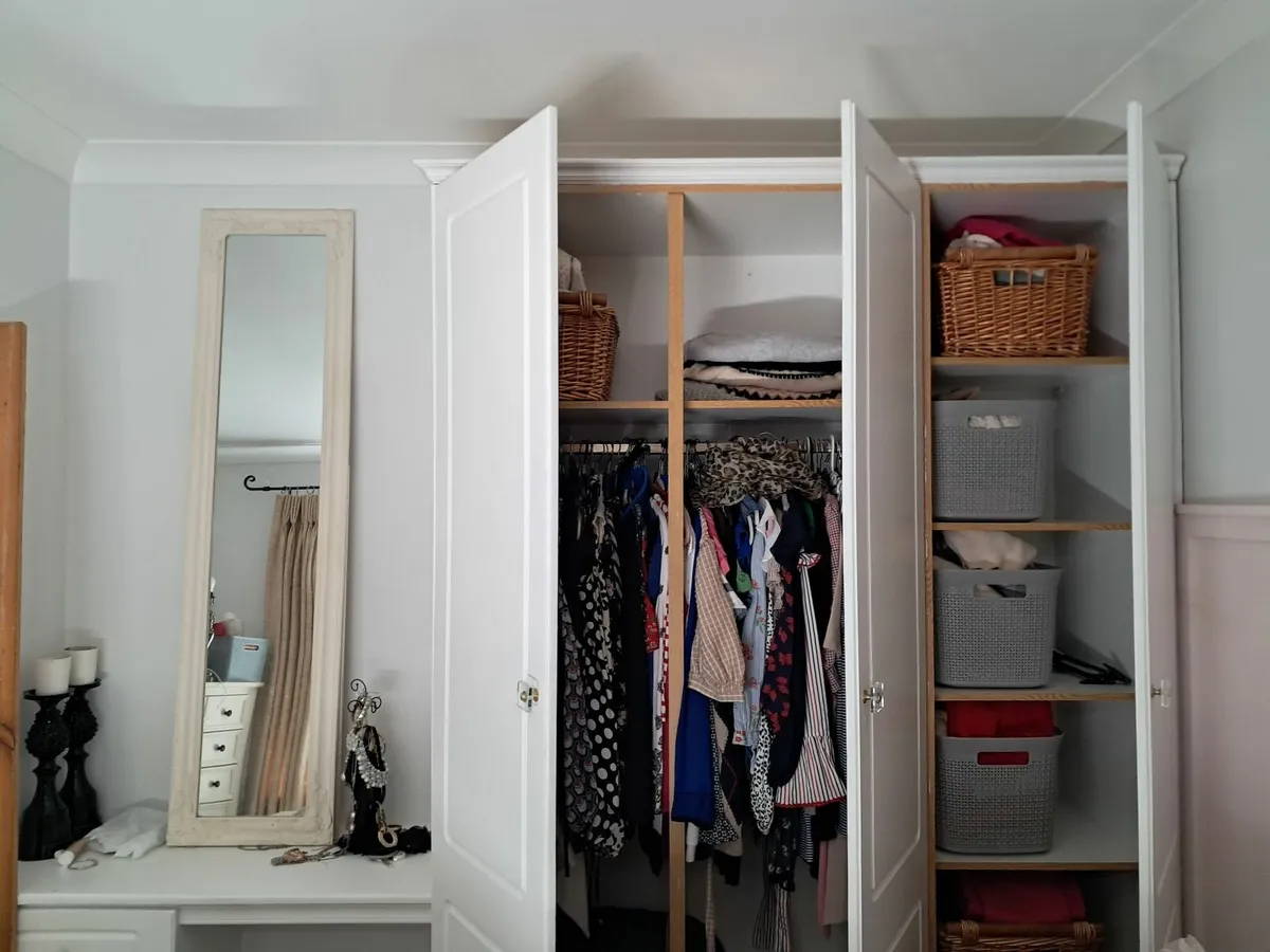 Built in wardrobe - Image 2