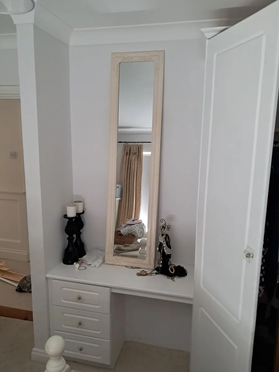 Built in wardrobe - Image 3