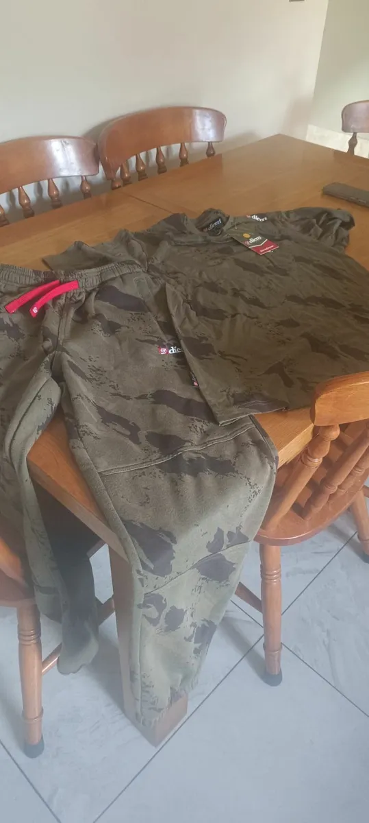 Clothes - Image 3