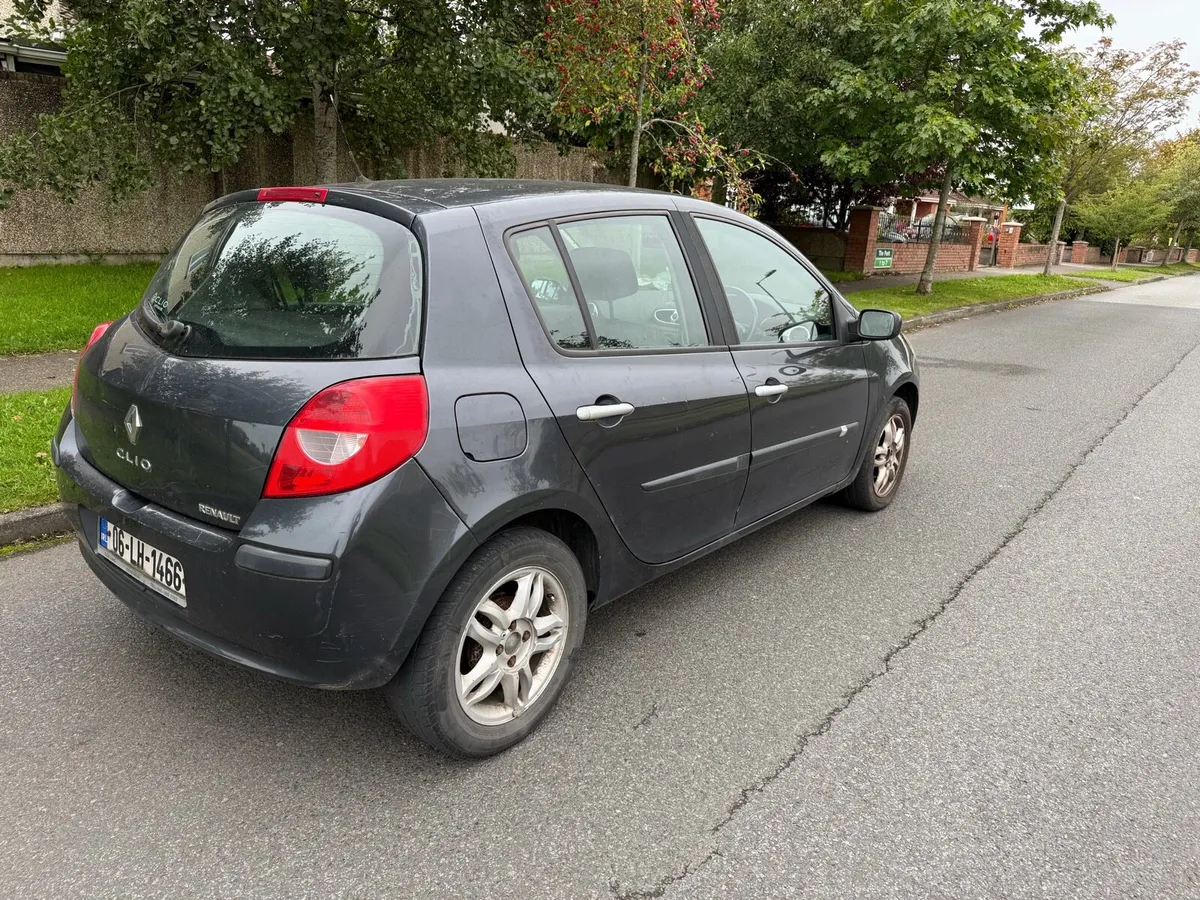 Renault clio 1.1 petrol - Image 3