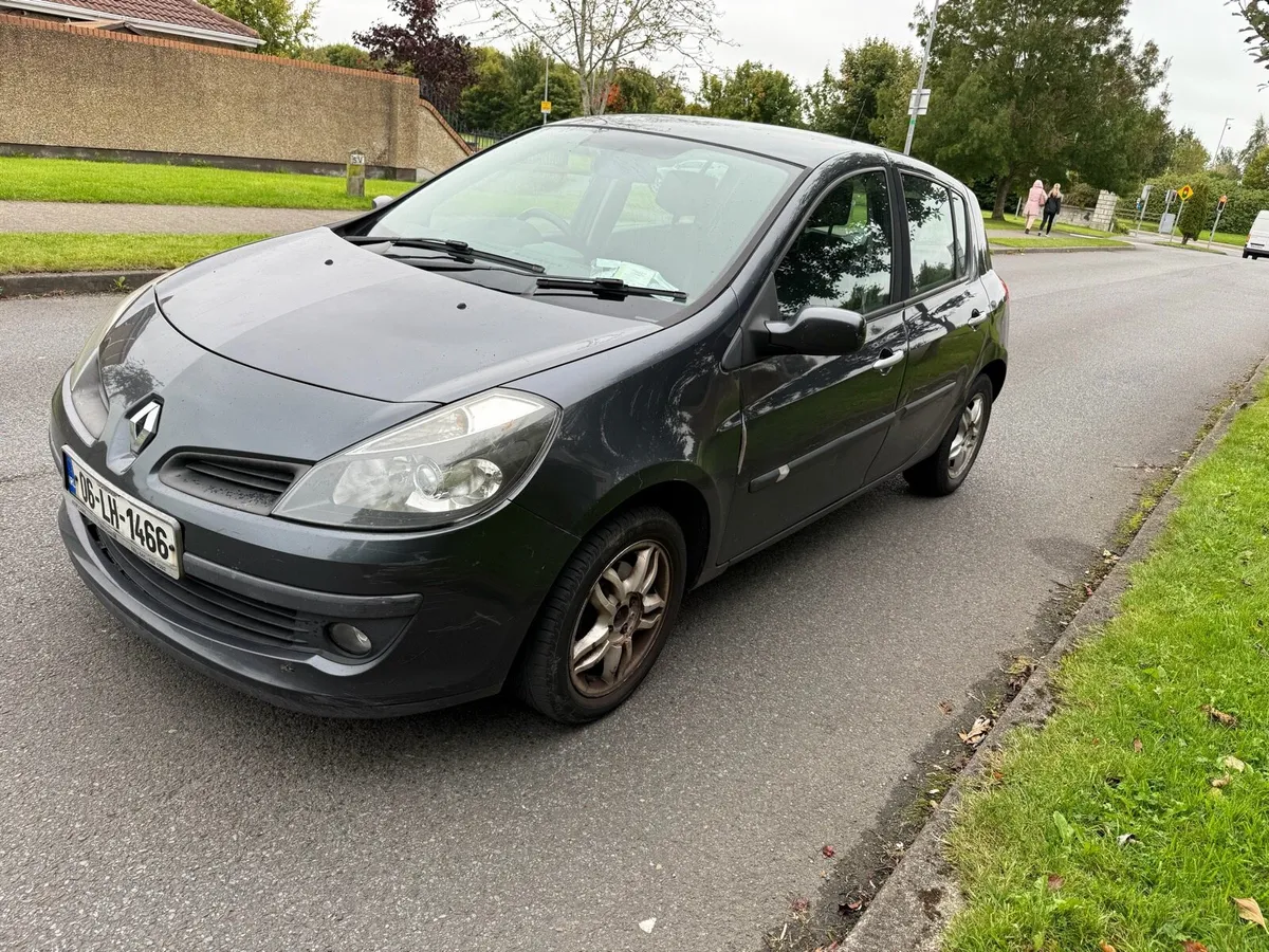 Renault clio 1.1 petrol - Image 4