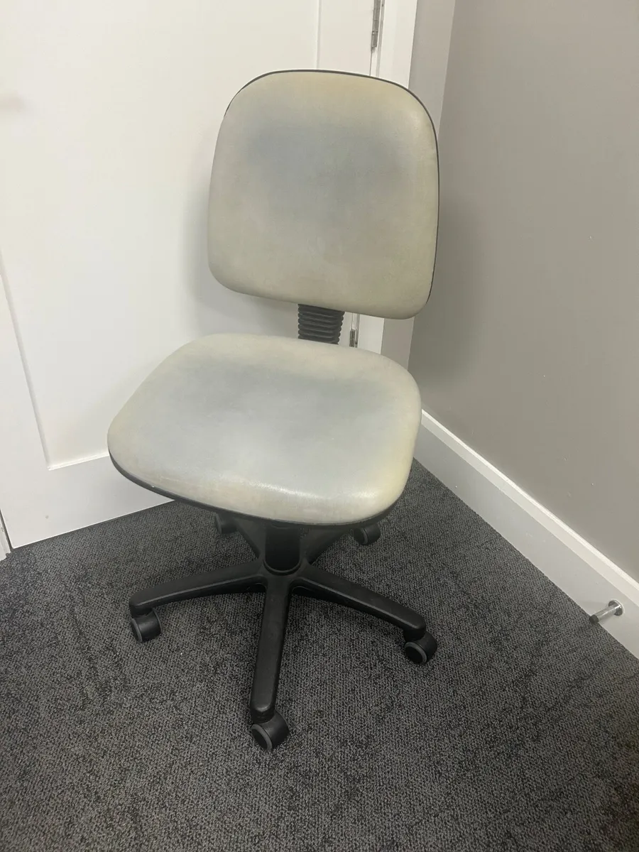 Chairs - Image 4