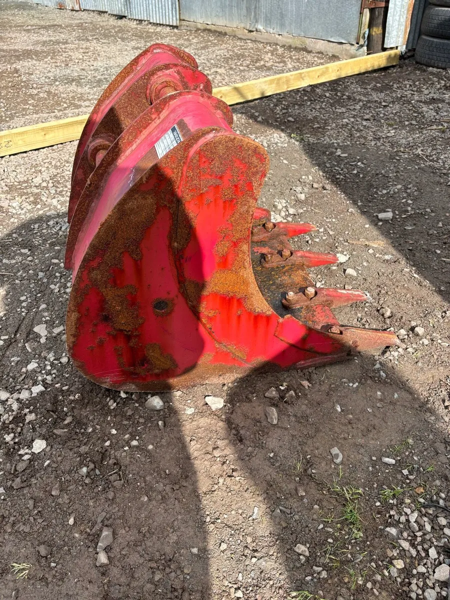 24” Digging Bucket 40Mm Pin - Image 2