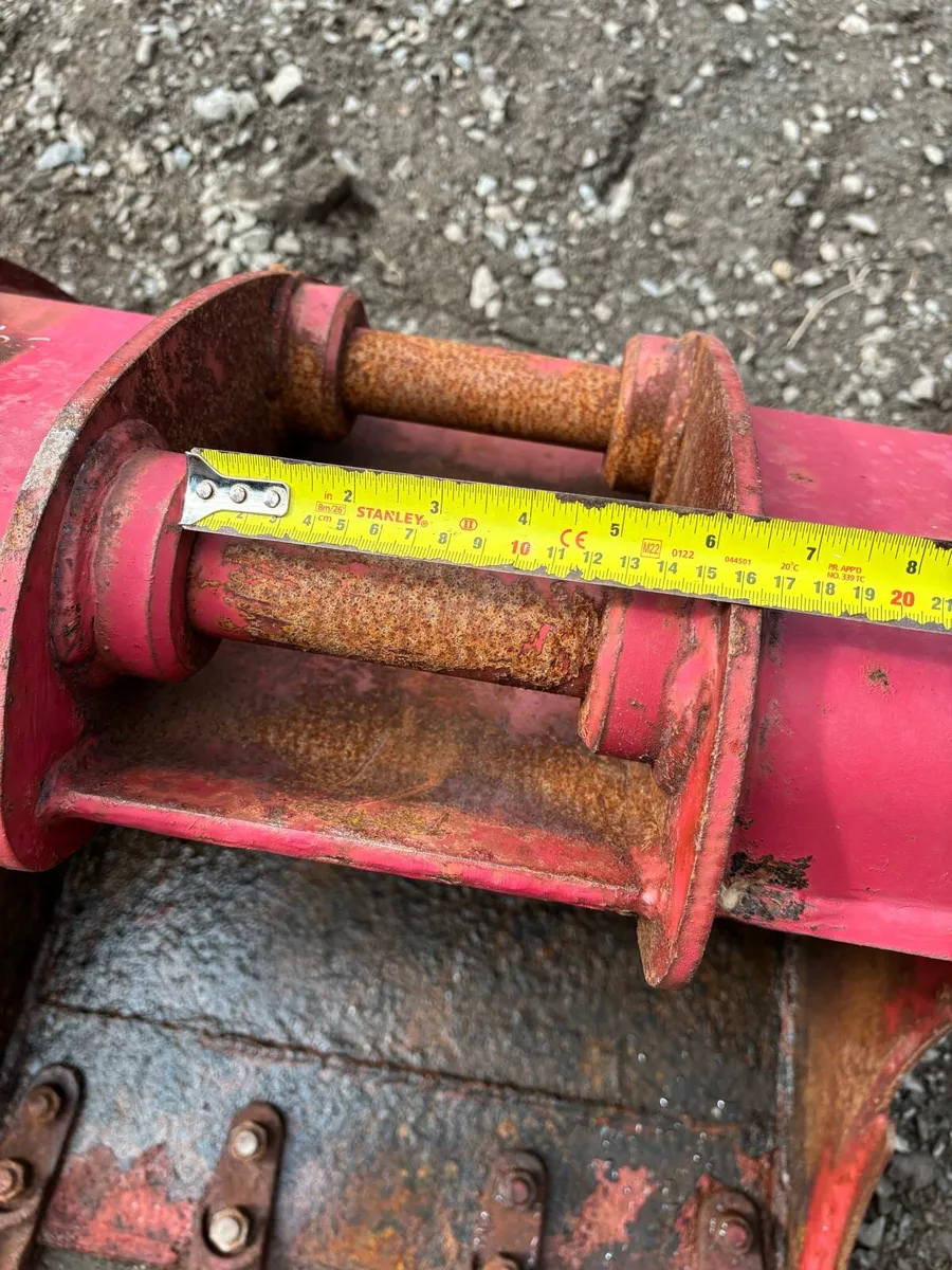 24” Digging Bucket 40Mm Pin - Image 3