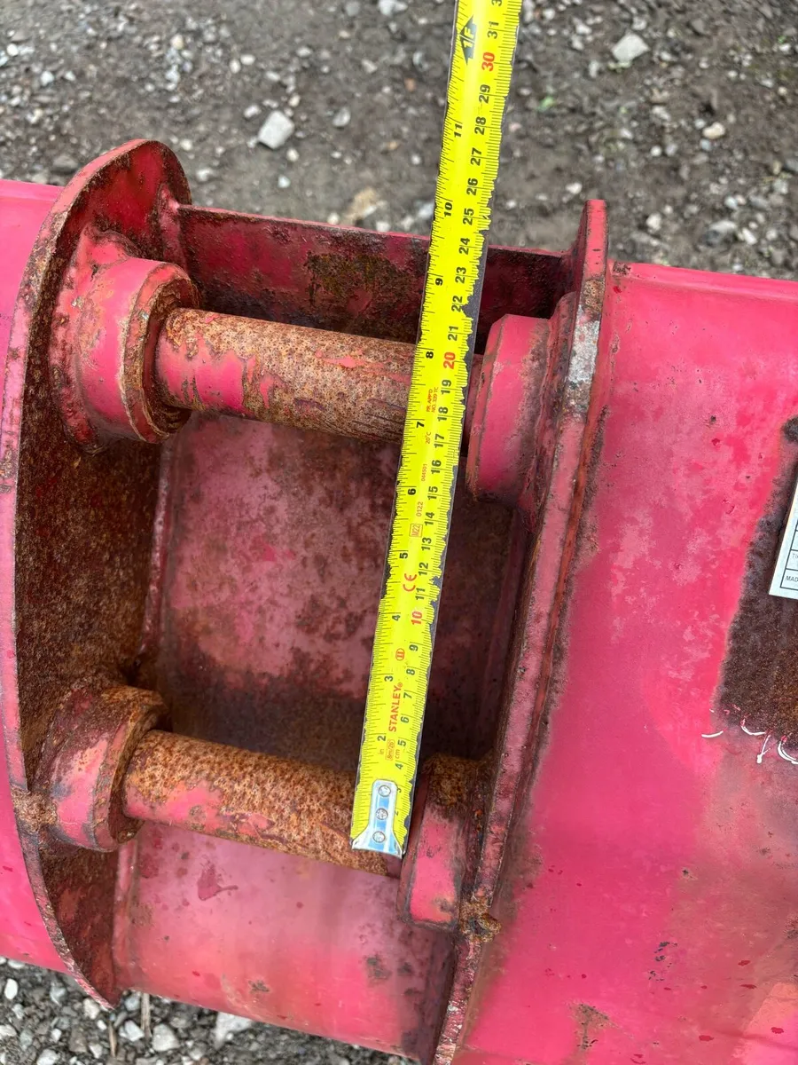 24” Digging Bucket 40Mm Pin - Image 4