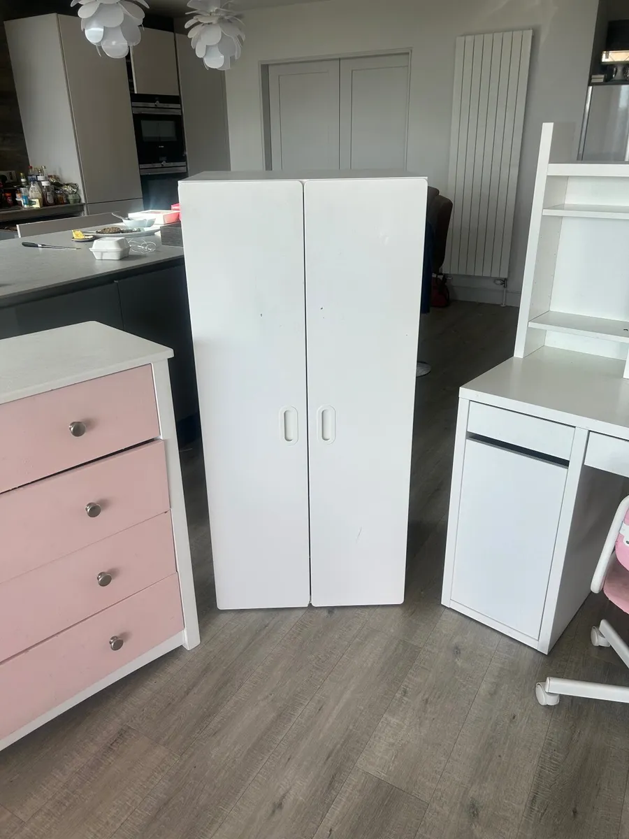 Girls bedroom furniture - Image 1