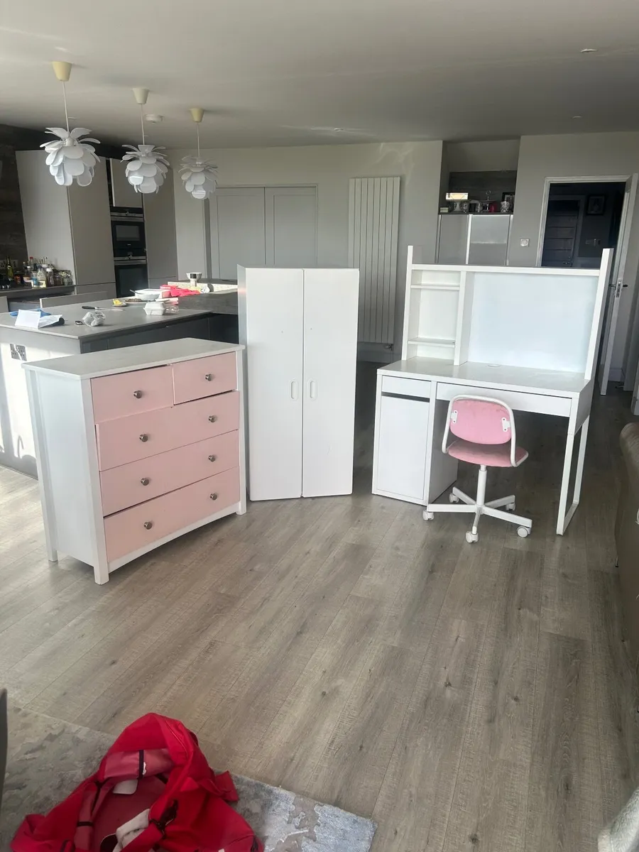 Girls bedroom furniture - Image 2