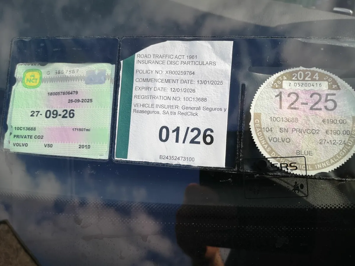 Volvo V50 2010 - Image 2