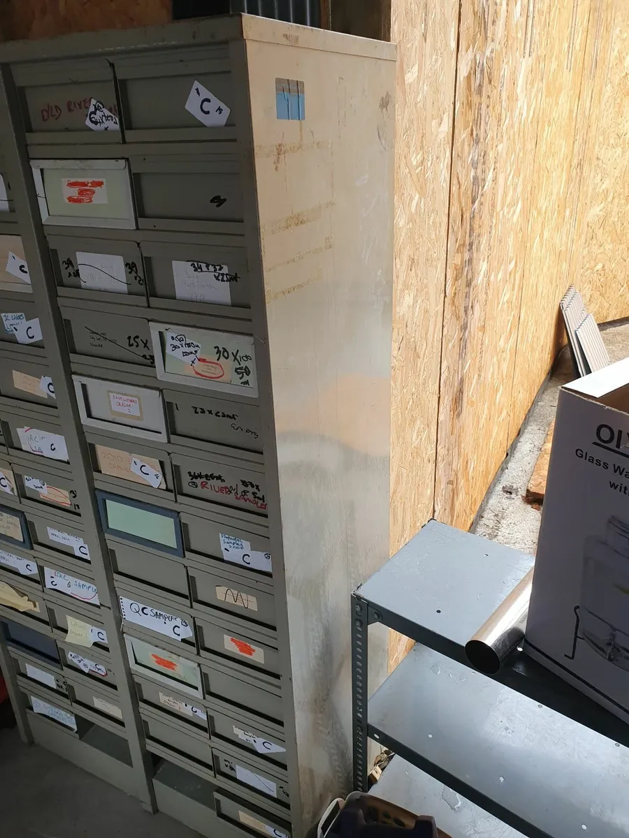 Large metal multi drawer filing cabinet - Image 2