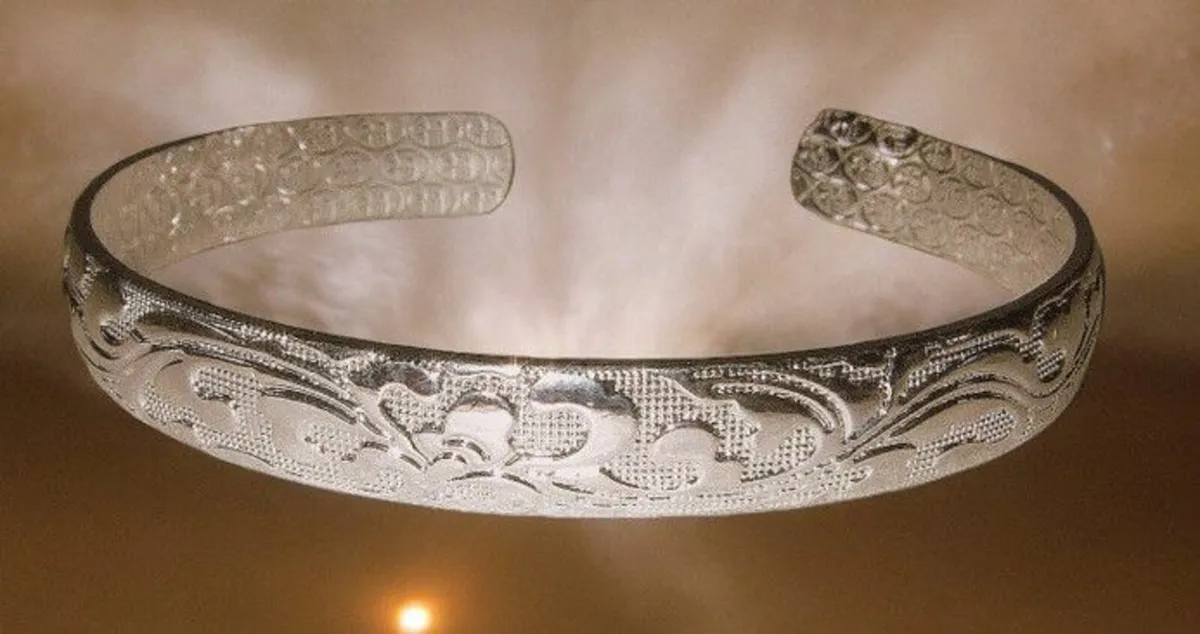 Vintage Hallmarked Silver Bangle - Image 2