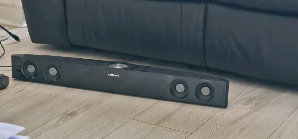 Samsung Sound bar - Image 1