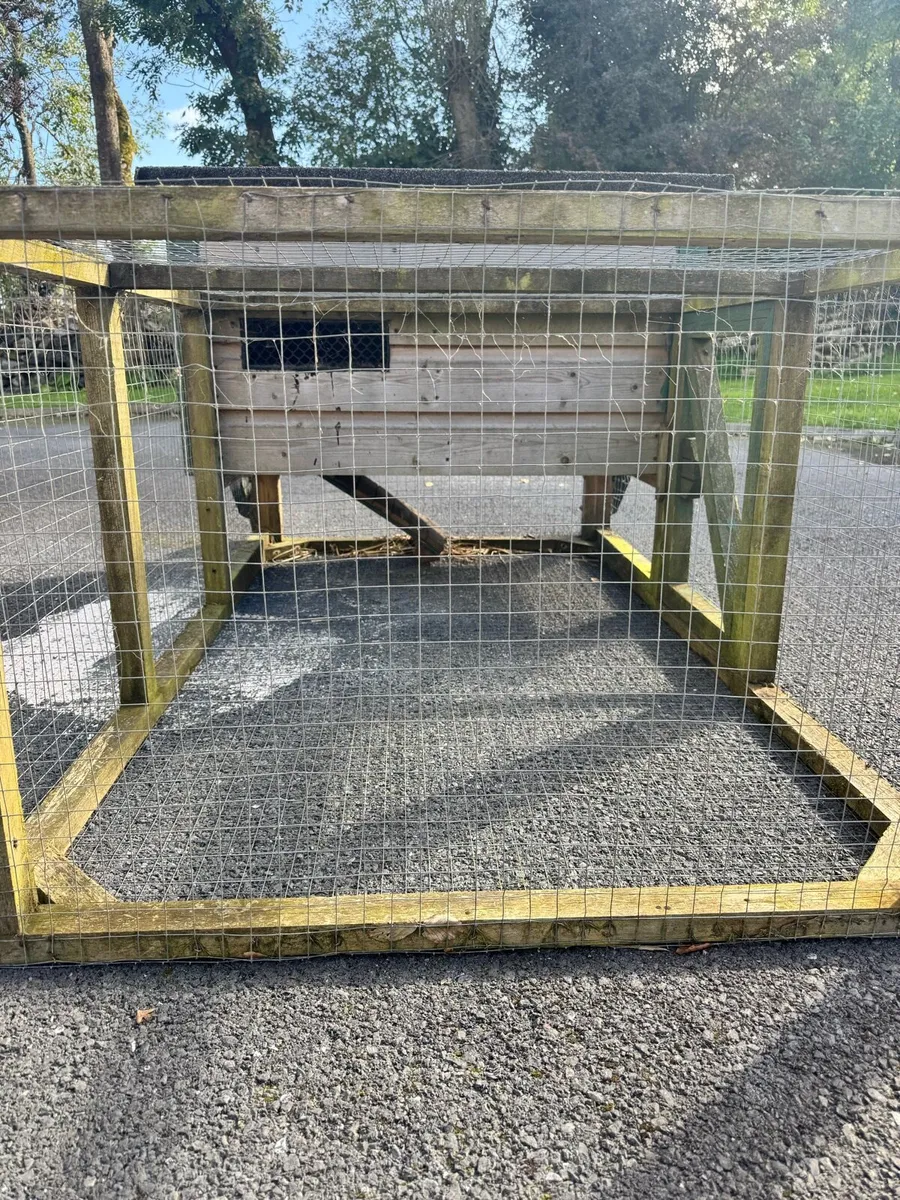 Rabbit hutch - Image 2