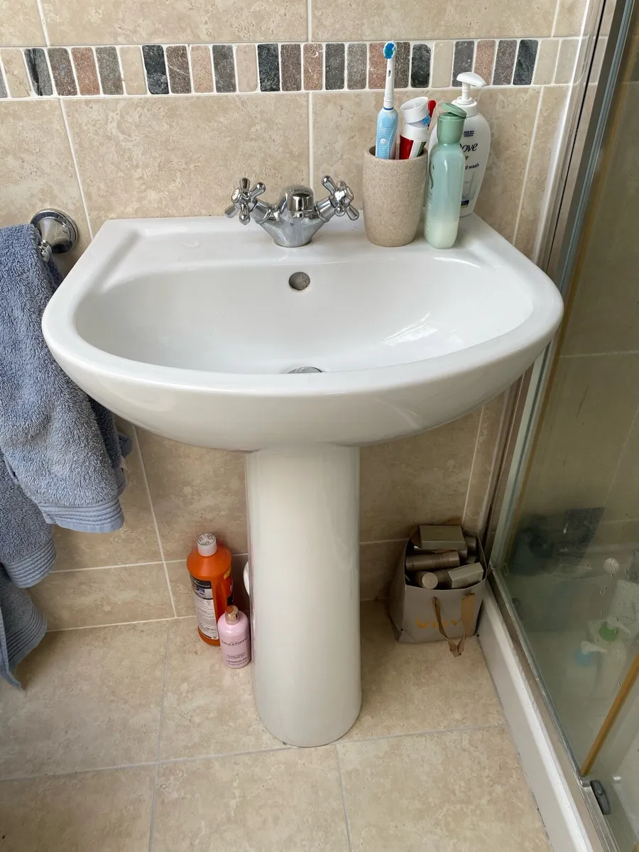 Wash Basin & Taps - Image 1