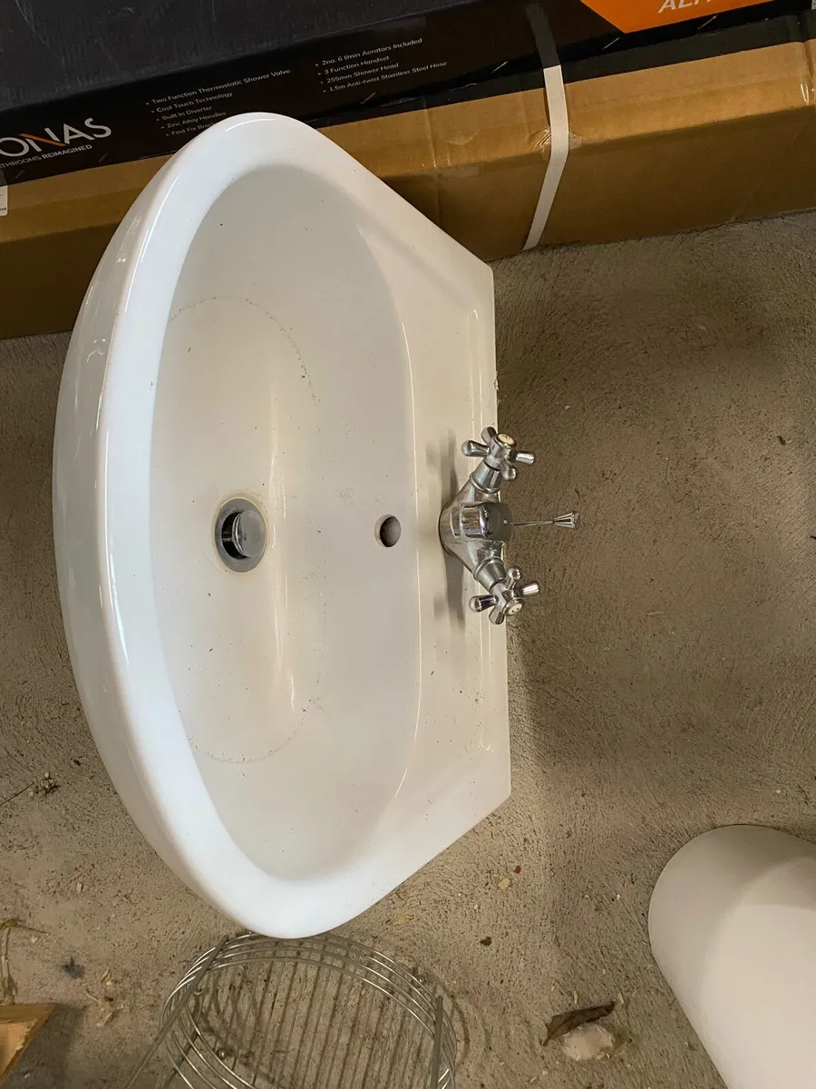 Wash Basin & Taps - Image 2