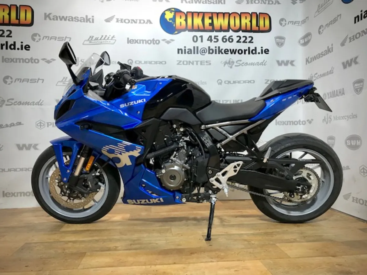 PRE-OWNED Suzuki GSX 8R 2024 - Image 3